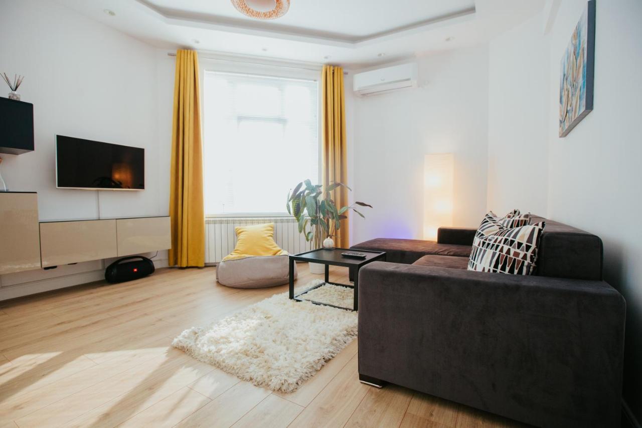 Color Apartments Corneliu Coposu 1A Street Бухарест Экстерьер фото